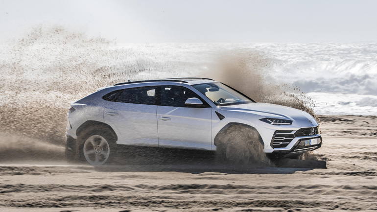 Η Lamborghini Urus σπάει κάθε ρεκόρ